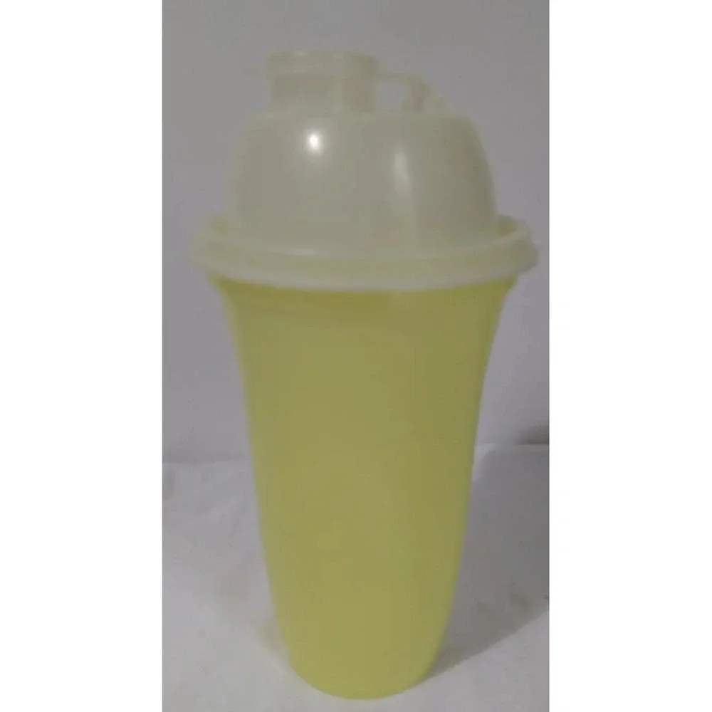 Tupperware Tumbler Shaker Cup Yellow 844-2 Flip Lid 844-3 Insert 846-15 Vintage